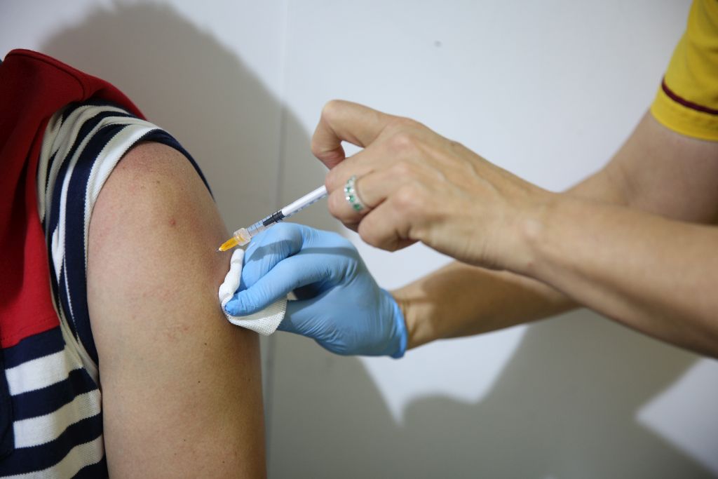 Scendono ancora i nuovi positivi in Sicilia e cresce il numero dei vaccinati