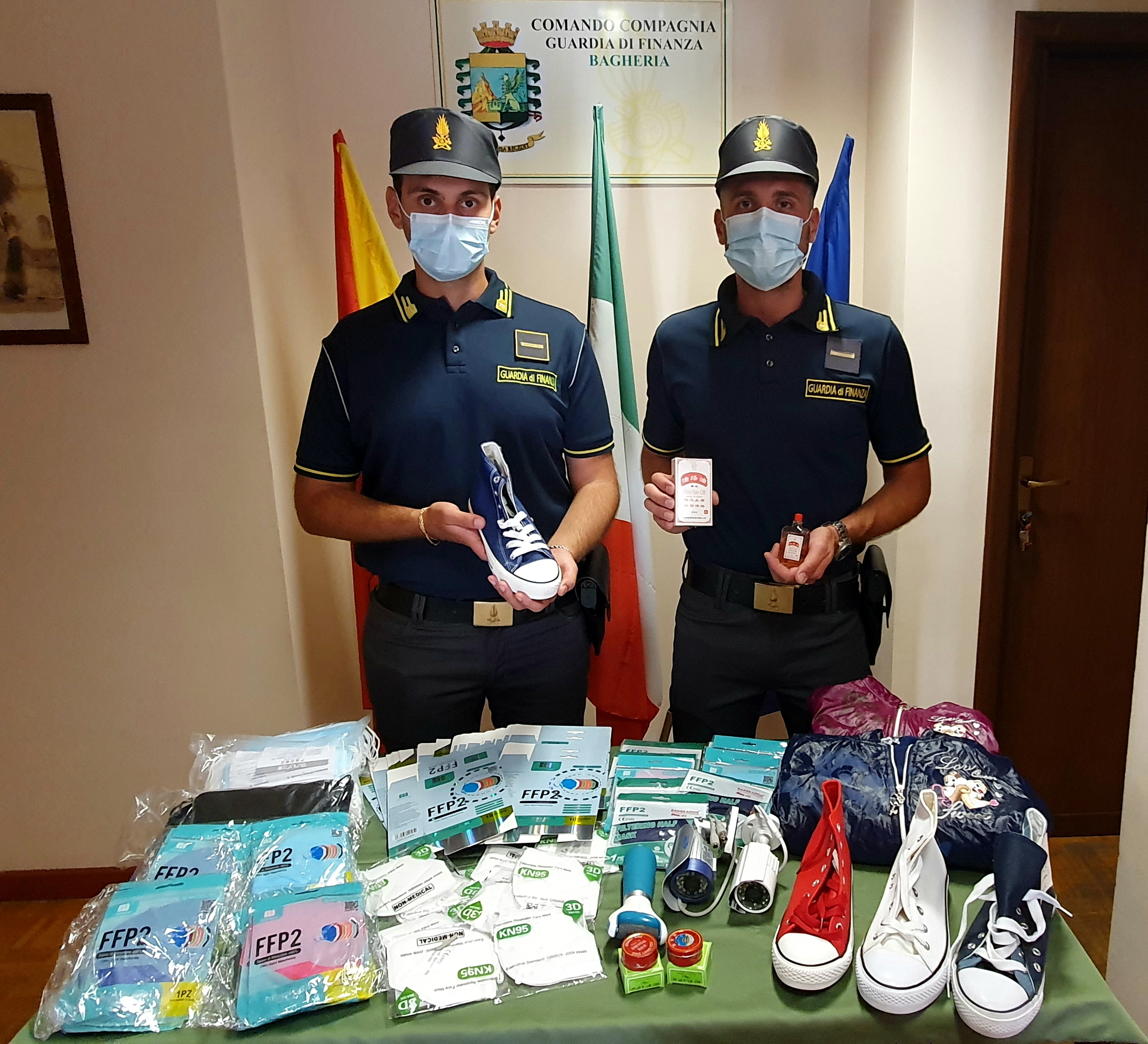 Sequestrati dalla Gdf oltre 1.300 articoli contraffatti nel palermitano