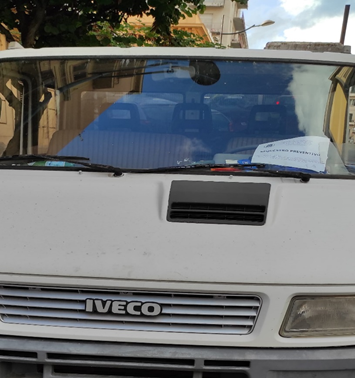 Da Partinico a Palermo per abbandonare i rifiuti per strada