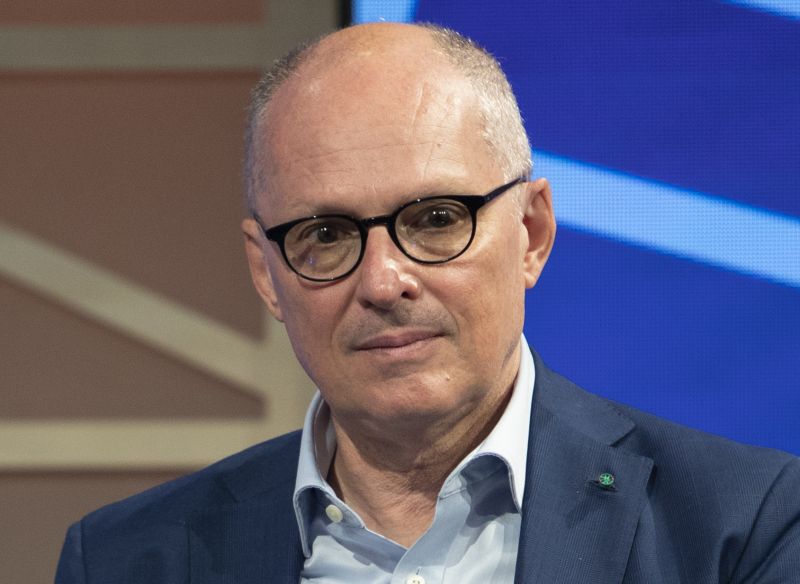 Ricciardi: “Con 90% vaccinati stato d’emergenza si potrà attenuare”