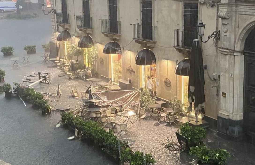 Tempesta a Catania, si contano i danni: chiuse le scuole