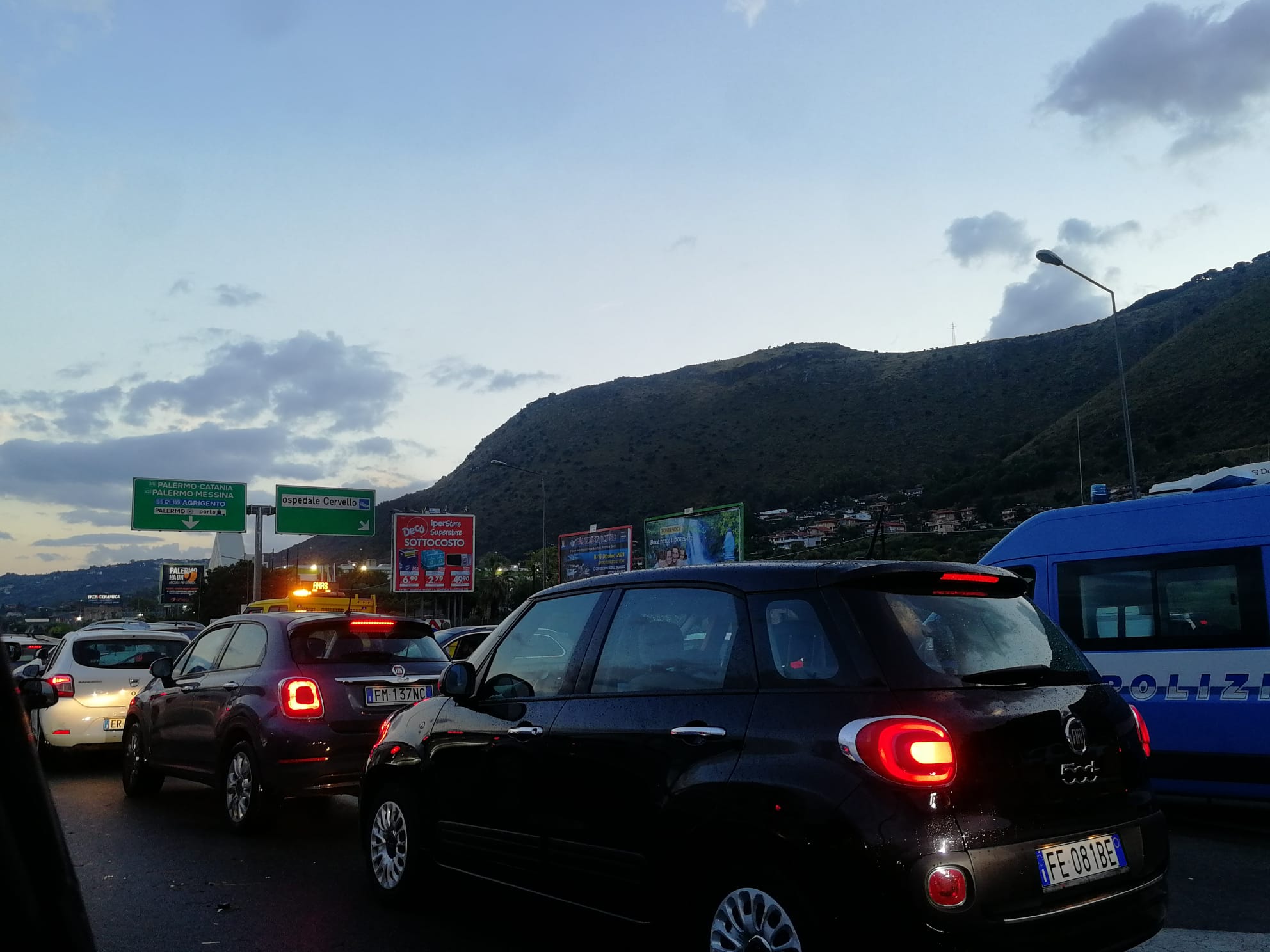 Piove e Palermo si allaga, lunghe code in entrata dalla A29