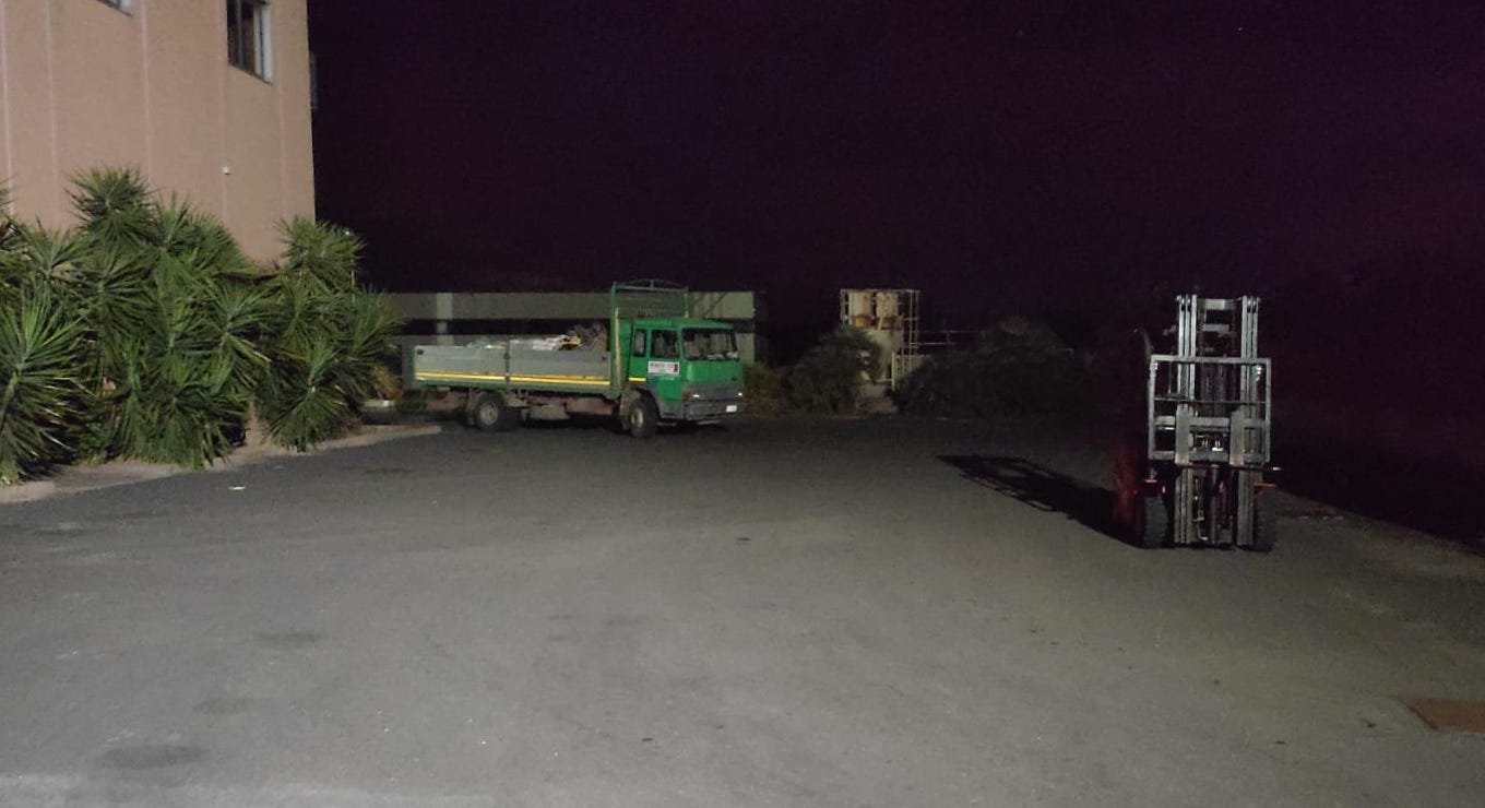 Furto sventato in un deposito di agrumi di Caltagirone