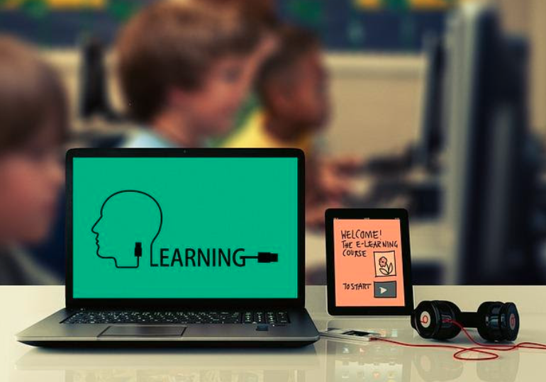 Formazione online tra corsi live e on demand. Focus sui corsi SDA Bocconi