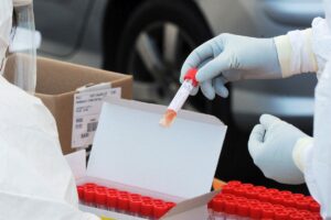 ROMA (ITALPRESS) - Il primo caso in Italia di variante "omicron" del SARS-CoV-2 è stato accertato e...