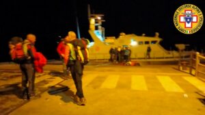 Tecnici del Soccorso Alpino e Speleologico Siciliano e militari del SAGF della Guardia di Finanza...