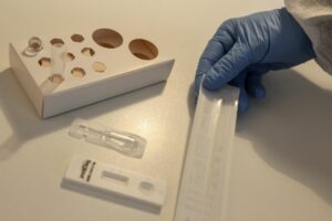 ROMA (ITALPRESS) - Diminuzione dell'incidenza settimanale, dell'Rt medio ed anche della...