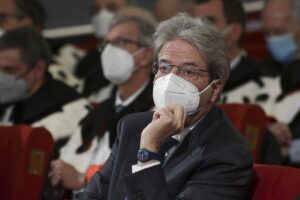 ROMA (ITALPRESS) - "Questo assetto con Mattarella e Draghi alimenta la convinzione che l'Italia...