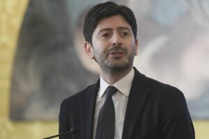 ROMA (ITALPRESS) - "Siamo ancora in una fase di lotta contro il Covid, anche se nelle ultime...
