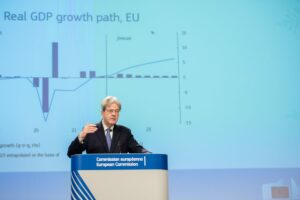 BRUXELLES (BELGIO) (ITALPRESS) - La crescita del Pil dell'economia italiana supererà la media Ue...