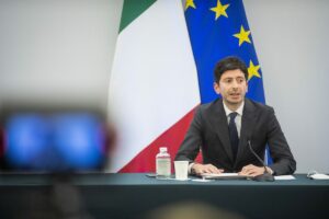 MILANO (ITALPRESS) - "Dobbiamo chiudere la stagione dei tagli e aprire una nuova stagione di...