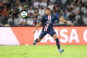 PARIGI (FRANCIA) (ITALPRESS) - Kyllian Mbappè si inventa una magia a un secondo dalla fine e regala...