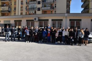 La Polizia di Stato, ancora una volta, entra nelle scuole ed in questa circostanza è per una...