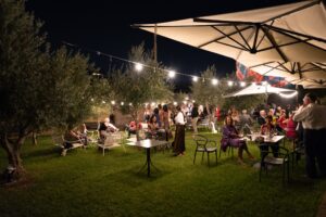 Cosa aiuta a rendere speciale l’atmosfera che il 14 febbraio unisce o sancisce un amore?  Senza...