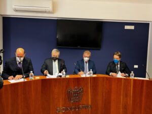 Sarà possibile trovare in farmacia le mascherine Ffp2 prodotte dalle imprese siciliane. Si partirà...