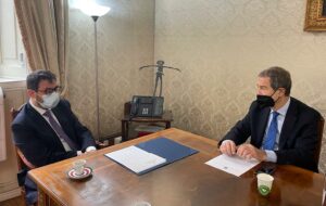 "Sono qui per rappresentarle il grido di dolore degli allevatori e produttori di latte della mia...