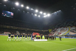 MILANO (ITALPRESS) – Davanti a un San Siro unito per la pace in Ucraina, Milan e Inter non vanno...