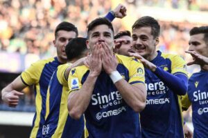 VERONA (ITALPRESS) – Il Verona batte il Genoa per 1-0 grazie al sedicesimo gol in campionato dell’ex...