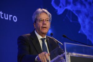 BARI (ITALPRESS) – “La sequenza di queste due crisi, pandemia e guerra in Ucraina, fa impressione...