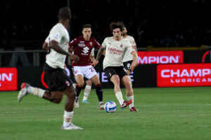 TORINO (ITALPRESS) – Un mezzo passo falso. Il pari in Piemonte per il Milan è… un assist per...