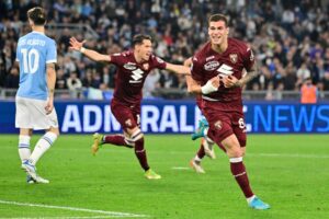 ROMA (ITALPRESS) – La venticinquesima rete in campionato di Ciro Immobile salva la Lazio che...
