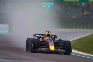 IMOLA (ITALPRESS) – Max Verstappen ottiene la pole position per la sprint qualifying del Gran Premio...