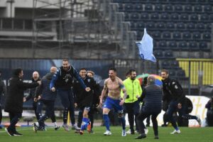 EMPOLI (ITALPRESS) – Il Napoli getta via le sue residue speranze di scudetto facendosi rimontare due...
