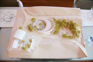 Un nuovo centro di accoglienza per i numerosi visitatori che vogliono immergersi nella suggestiva...