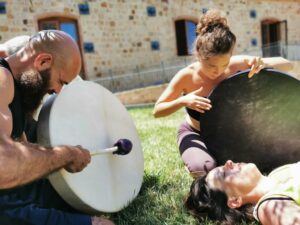 "C'è sempre più interesse la sonoterapia - afferma il sindaco Luigi Iuppa - e Geraci Siculo, immersa...