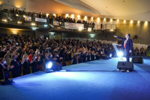 Oltre 1400 i partecipanti alla Convention di Sicilia Vera che si è svolta stamattina alle Ciminiere...