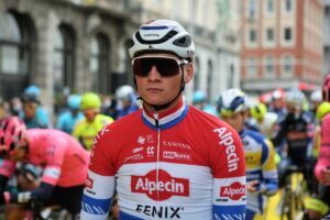 VISEGRAD (UNGHERIA) (ITALPRESS) – Mathieu Van Der Poel vince la prima tappa del Giro d’Italia 2022...