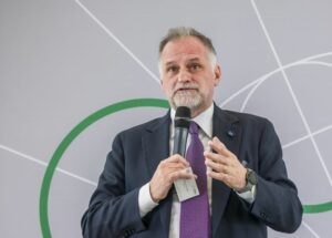 ROMA (ITALPRESS) – “Con una disoccupazione che sfiora il 10 per cento e con la mancanza di 300/350...