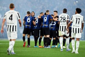 ROMA (ITALPRESS) – L’Inter batte la Juventus per 4-2 dopo i tempi supplementari e alza al cielo la...