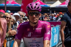 SCALEA (ITALPRESS) – Arnaud Demare vince la sesta tappa del Giro d’Italia 2022, la Palmi-Scalea...