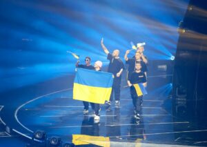 TORINO (ITALPRESS) – La band ucraina Kalush Orchestra vince l’Eurovision Song Contest 2022 con...