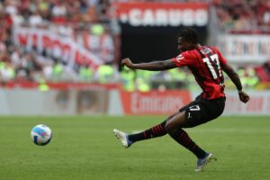 MILANO (ITALPRESS) – In un San Siro tutto esaurito, il Milan centra un successo vitale nella lotta...