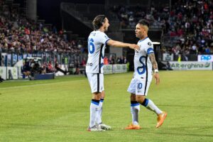 CAGLIARI (ITALPRESS) – L’Inter risponde al Milan, batte il Cagliari in trasferta 3-1 e rimanda...