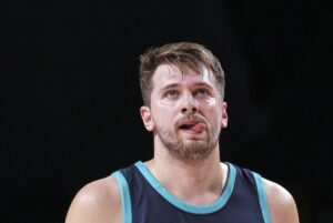 NEW YORK (STATI UNITI) (ITALPRESS) – Boston e Dallas si qualificano per le finali di Conference...