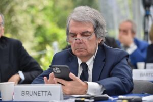 ROMA (ITALPRESS) – “Il Pnrr è un contratto: io Europa ti do dei soldi, una parte regalati una parte...
