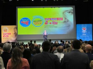 Si è svolta al teatro Golden di Palermo la Convention di Sicilia Vera per illustrare il progetto...