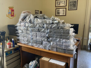 Nel pomeriggio del decorso 16 maggio, la Polizia di Stato ha arrestato in flagranza di reato un...