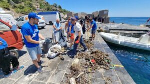 Nelle giornate di mercoledì 8 e sabato 11 giugno, 4 quintali di rifiuti di vario genere, tra cui...