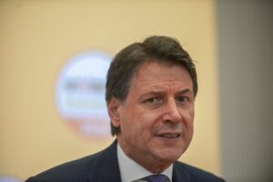 PALERMO (ITALPRESS) – “La nostra è una politica strana. Un Paese che si ritrova sottosopra, con una...