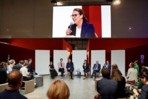 MILANO (ITALPRESS) – “Sostenibilità e circolarità del Sistema Casa”. E’ il dibattito organizzato da...