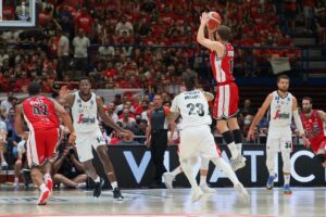 MILANO (ITALPRESS) – L’A|X Armani Exchange Milano vince lo scudetto 2022 del basket. L’Olimpia di...