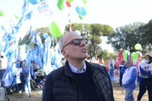 ROMA (ITALPRESS) – “Signor presidente della Camera dei deputati, a seguito della mia decisione di...
