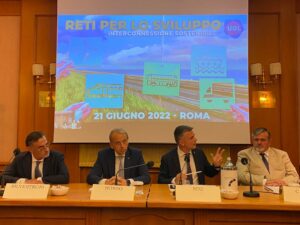 ROMA (ITALPRESS) – “Reti per lo sviluppo. L’interconnessione sostenibile” è il tema al centro...