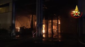 ROMA (ITALPRESS) – E’ sotto controllo il vasto incendio che nel Tmb di Malagrotta, a Roma, ha...