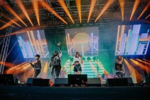 I Black Eyed Peas, Shakira e David Guetta sono pronti per far scatenare il pubblico. La band...