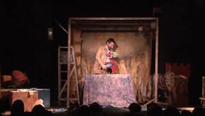 Nell’anfiteatro di Viagrande Studios continua la kermesse SUDdiVISIONI, Festival Mediterraneo di...